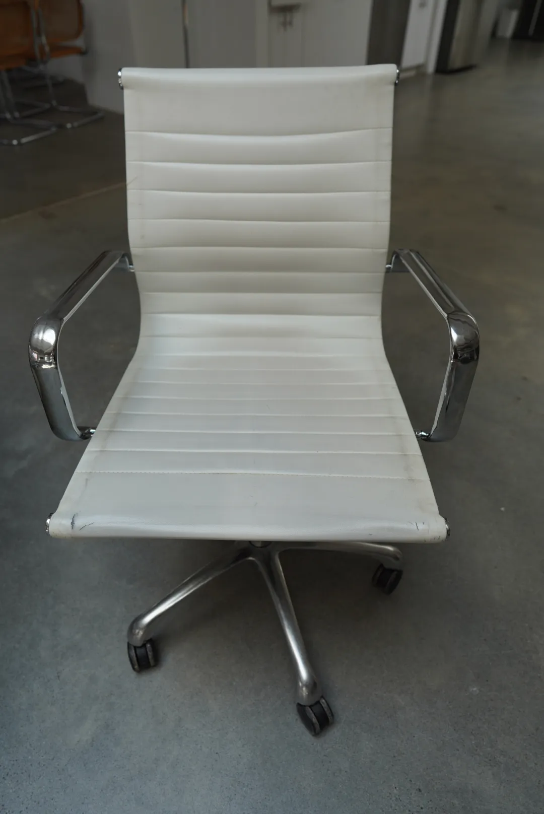 White Office Rolling Chairs — view 3